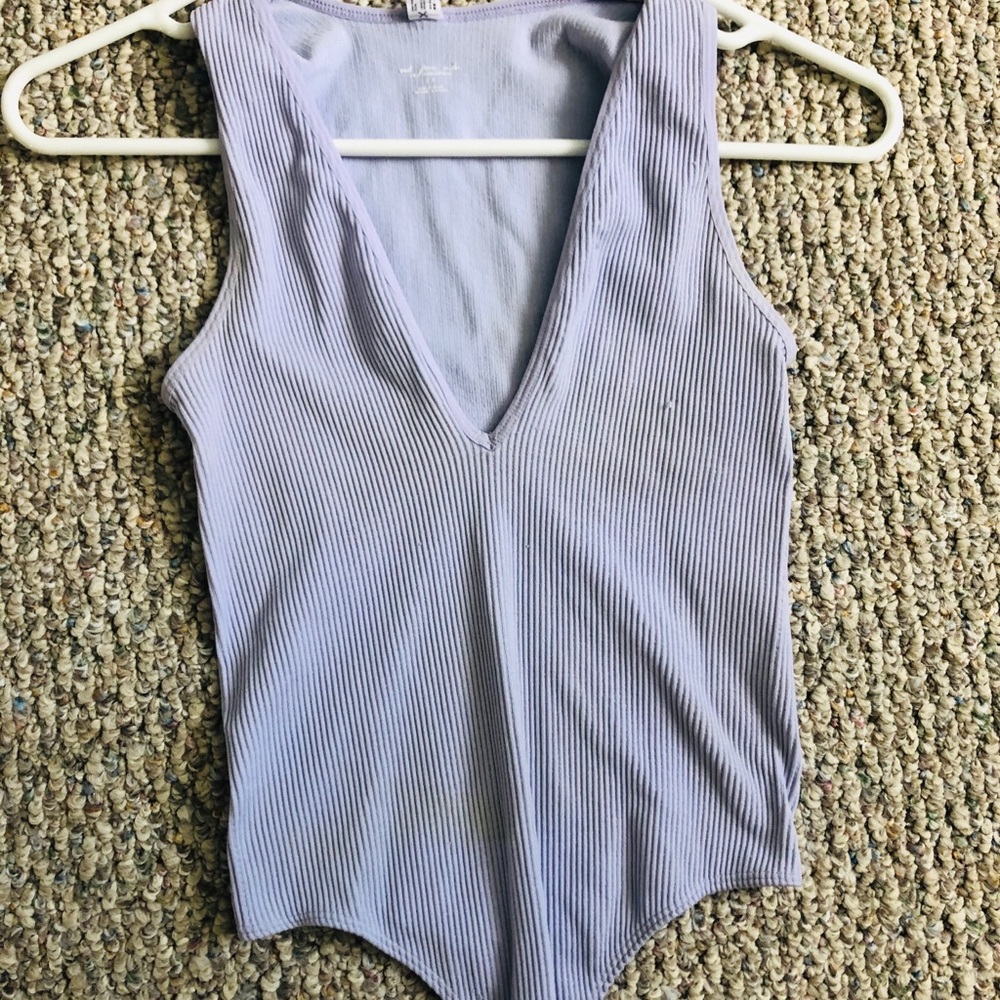 💜Lilac “Out from Under” UO bodysuit